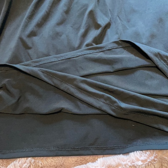 Laura plus black t-shirt with pearl details - Picture 7 of 7